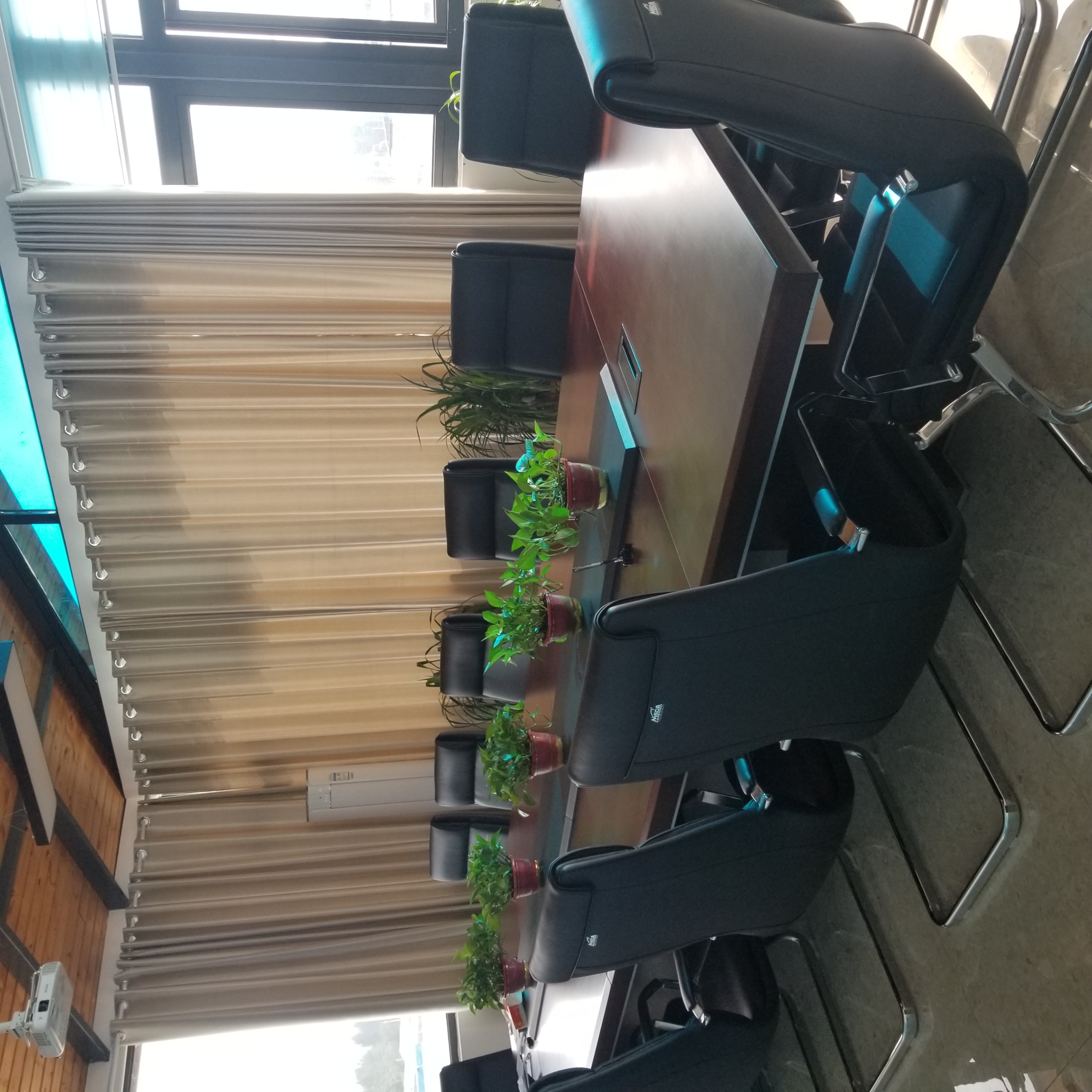 ��˾��Ƹ����רԱ